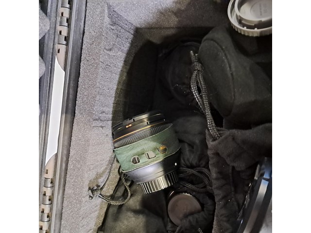 Diverse camera lenzen in koffer - afbeelding 2 van  14