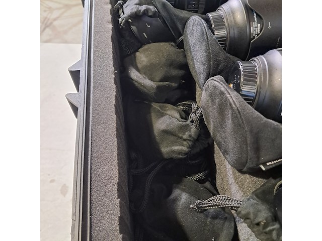 Diverse camera lenzen in koffer - afbeelding 3 van  14