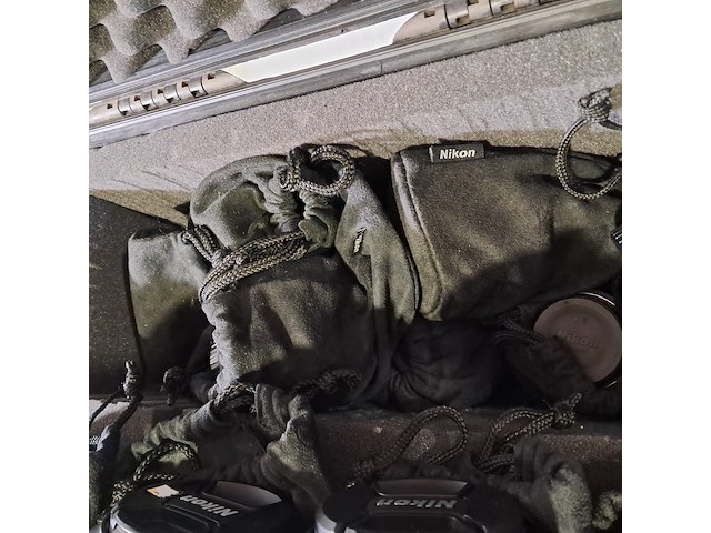 Diverse camera lenzen in koffer - afbeelding 14 van  14