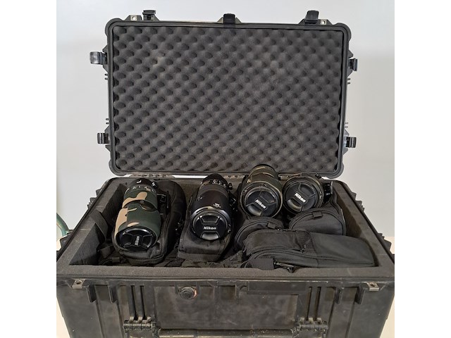 Diverse camera lenzen in koffer - afbeelding 1 van  12