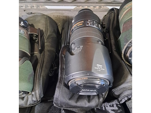 Diverse camera lenzen in koffer - afbeelding 6 van  12
