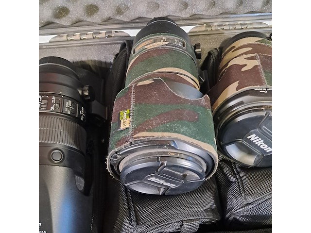 Diverse camera lenzen in koffer - afbeelding 7 van  12