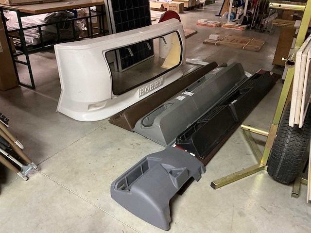 Diverse caravan bumperonderdelen (5x) - afbeelding 1 van  8