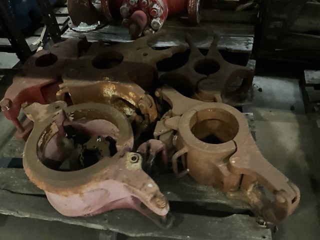 Diverse casing-/drill pipe elevators - afbeelding 4 van  5