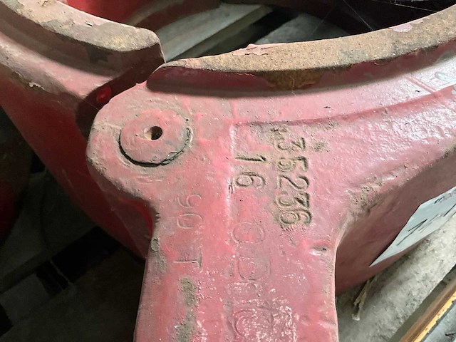 Diverse casing-/drill pipe elevators - afbeelding 7 van  9