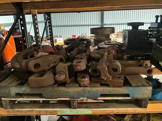 Diverse casing-/drill pipe elevators - afbeelding 6 van  7