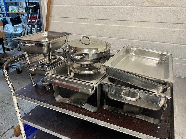 Diverse chafing dishes - afbeelding 1 van  1