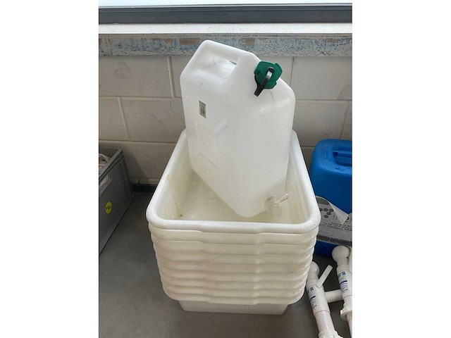 Diverse chemie uitrusting - afbeelding 9 van  9