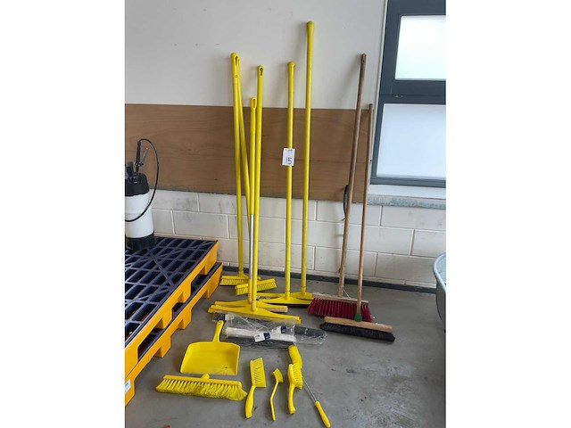 Diverse chemie uitrusting - afbeelding 4 van  9