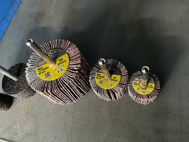 Diverse chuurlamellen - afbeelding 3 van  3