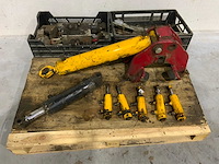 Diverse cilinders en tractor hulpstukken - afbeelding 4 van  6