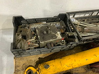 Diverse cilinders en tractor hulpstukken - afbeelding 5 van  6