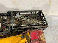 Diverse cilinders en tractor hulpstukken - afbeelding 6 van  6