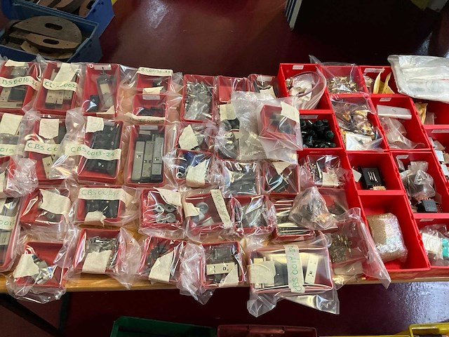 Diverse cockpit electronica - afbeelding 3 van  8