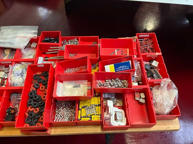 Diverse cockpit electronica - afbeelding 5 van  8