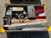 Diverse compressor onderdelen en gereedschap, folie - afbeelding 3 van  10