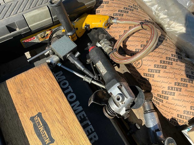 Diverse compressor onderdelen en gereedschap, folie - afbeelding 5 van  10
