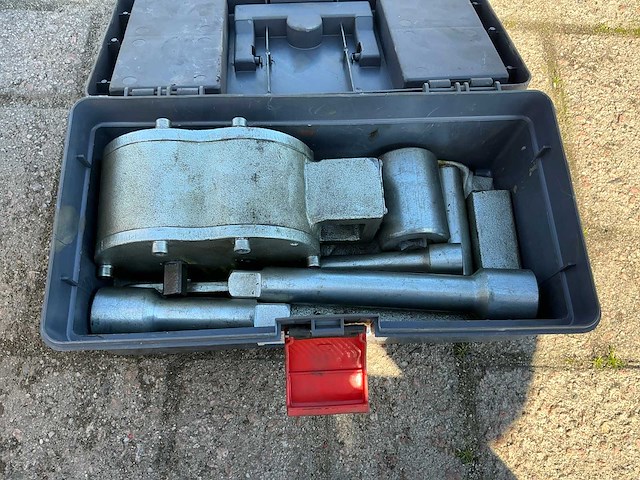 Diverse compressor onderdelen en gereedschap, folie - afbeelding 7 van  10