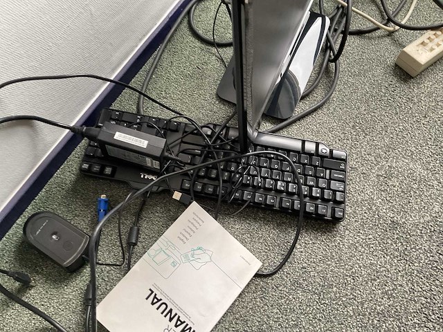 Diverse computer en kantoor onderdelen - afbeelding 3 van  5
