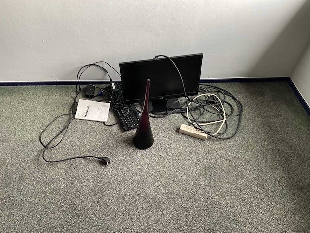 Diverse computer en kantoor onderdelen - afbeelding 1 van  4