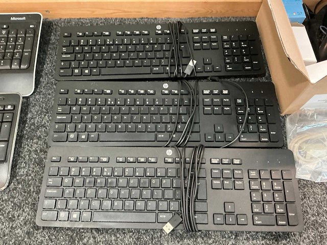 Diverse computeronderdelen - afbeelding 3 van  10