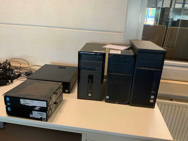 Diverse computers (6x) - afbeelding 1 van  6