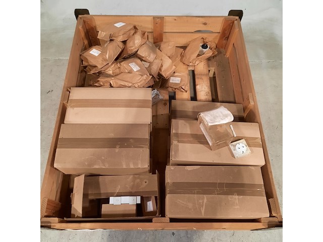 Diverse contactdozen - afbeelding 2 van  7