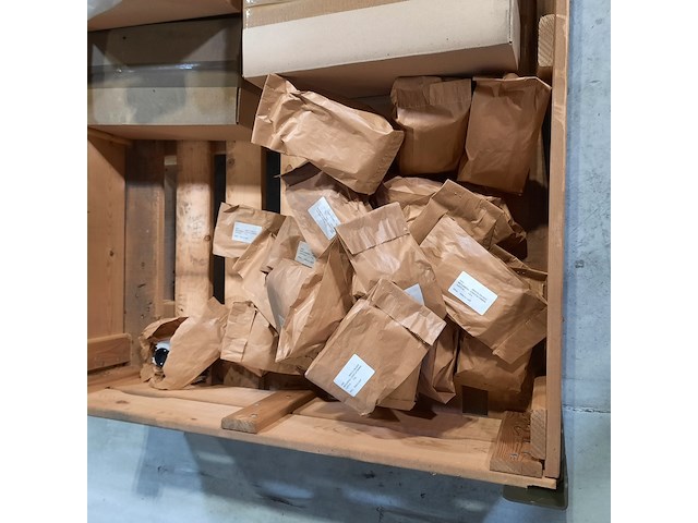 Diverse contactdozen - afbeelding 5 van  7