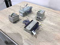 Diverse controllers - afbeelding 1 van  9