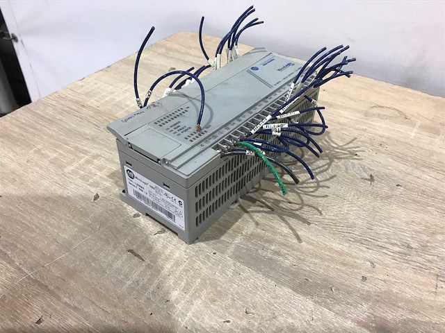 Diverse controllers - afbeelding 2 van  9