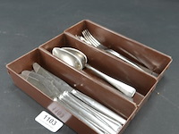 Diverse couverts in plastic bak - afbeelding 1 van  5