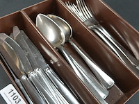 Diverse couverts in plastic bak - afbeelding 3 van  5