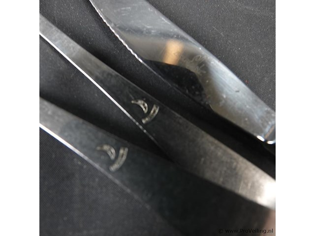 Diverse couverts in plastic bak - afbeelding 5 van  5