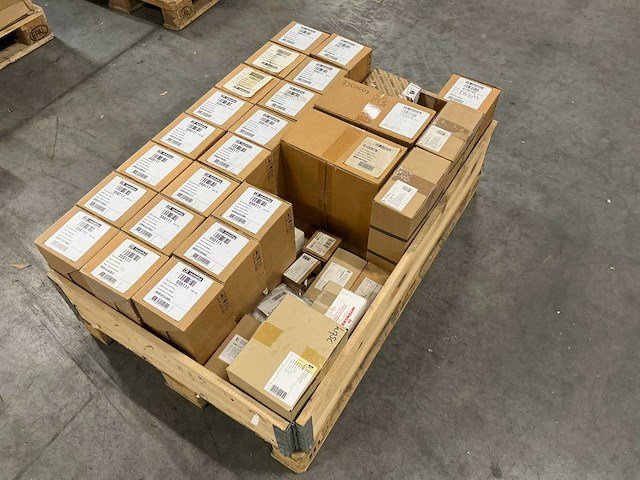 Diverse cv-installatiematerialen - afbeelding 1 van  8