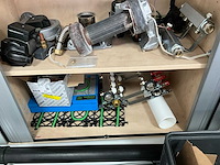 Diverse cv ketel onderdelen en installatiematerialen - afbeelding 3 van  3