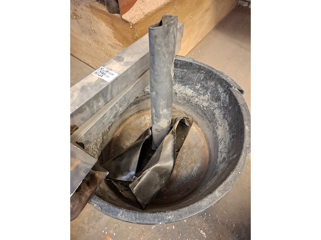 Diverse dakbenodigdheden - afbeelding 2 van  2