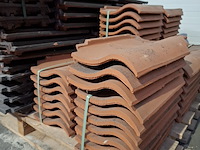 Diverse dakpannen op pallet - afbeelding 5 van  9