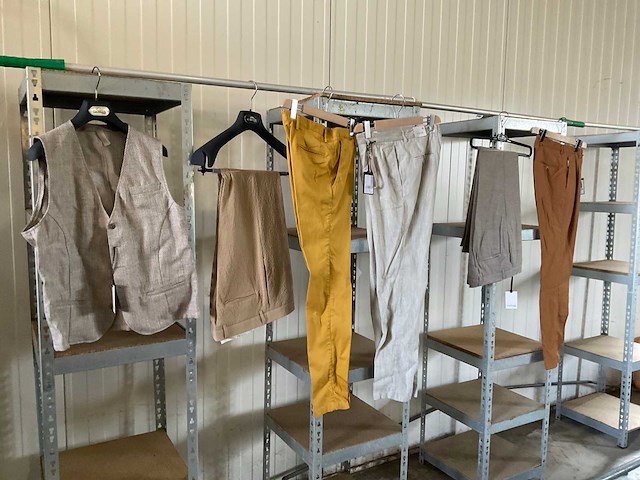 Diverse dames kleding - afbeelding 1 van  5