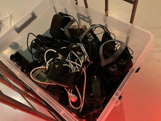 Diverse defecte vr sets en onderdelen - afbeelding 7 van  7