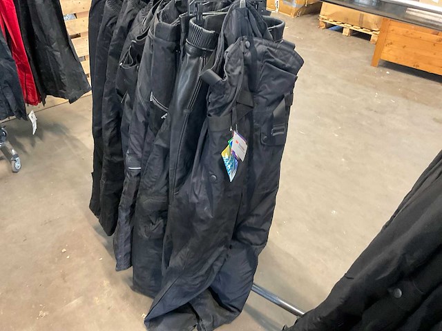 Diverse defender, ixs, cypro, büse, mqp motorbroeken (27x) - afbeelding 2 van  20