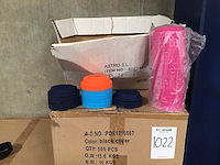 Diverse deksels en gripbanden, ca. 6000 stuks, siliconen - afbeelding 2 van  4