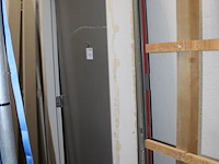 Diverse deuren en kozijnen, totaal acht stuks. - afbeelding 3 van  3