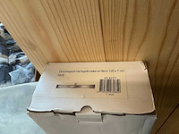 Diverse deuren/radiatoren/spiegel/toilet/douchegoot/overig (9x) - afbeelding 2 van  14