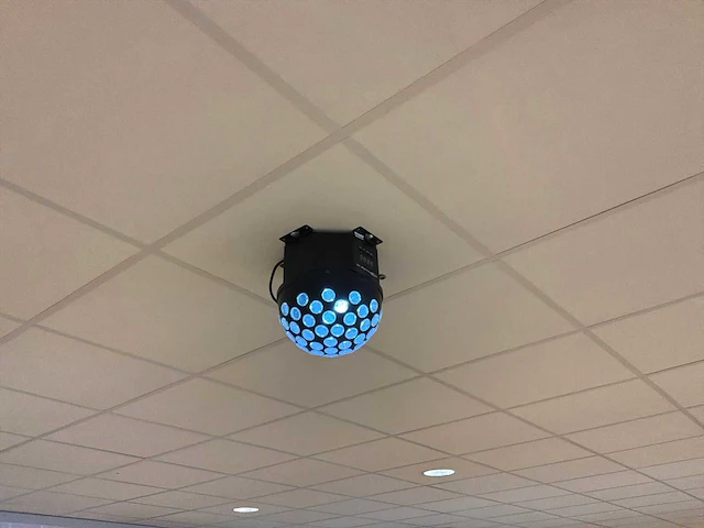 Diverse disco- en feestverlichting - afbeelding 3 van  11