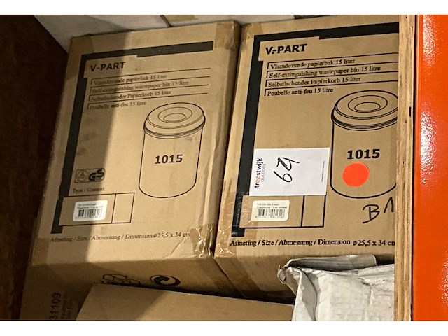 Diverse dispensers en vlamdovende afvalbakjes - afbeelding 2 van  2