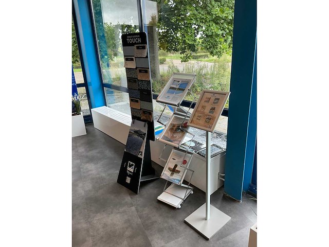 Diverse displays - afbeelding 5 van  6
