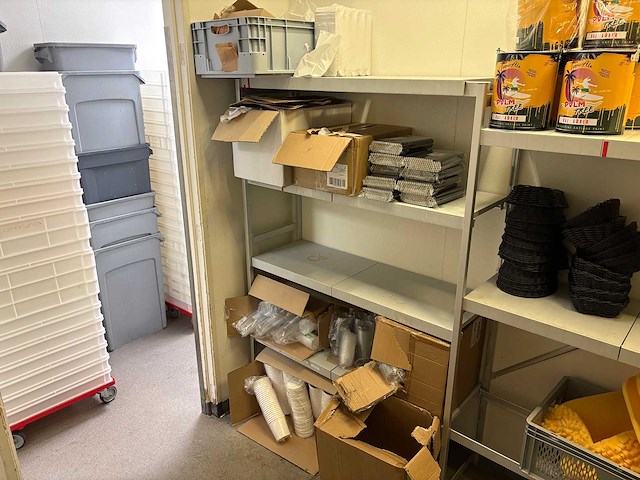 Diverse disposables - afbeelding 1 van  10