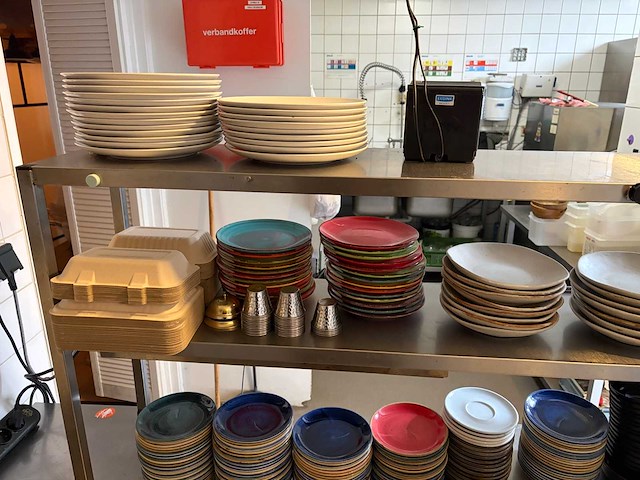 Diverse diverse aardewerk - afbeelding 4 van  7