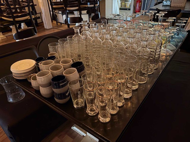 Diverse diverse diverse servies, glaswerk en bestek diverse (310x) - afbeelding 1 van  28