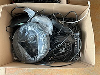 Diverse docks, toetsenborden en ict benodigdheden - afbeelding 3 van  8